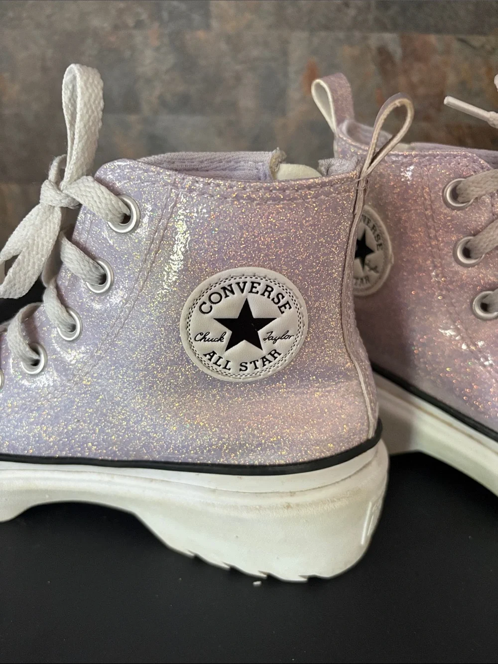 Converse lugged lift